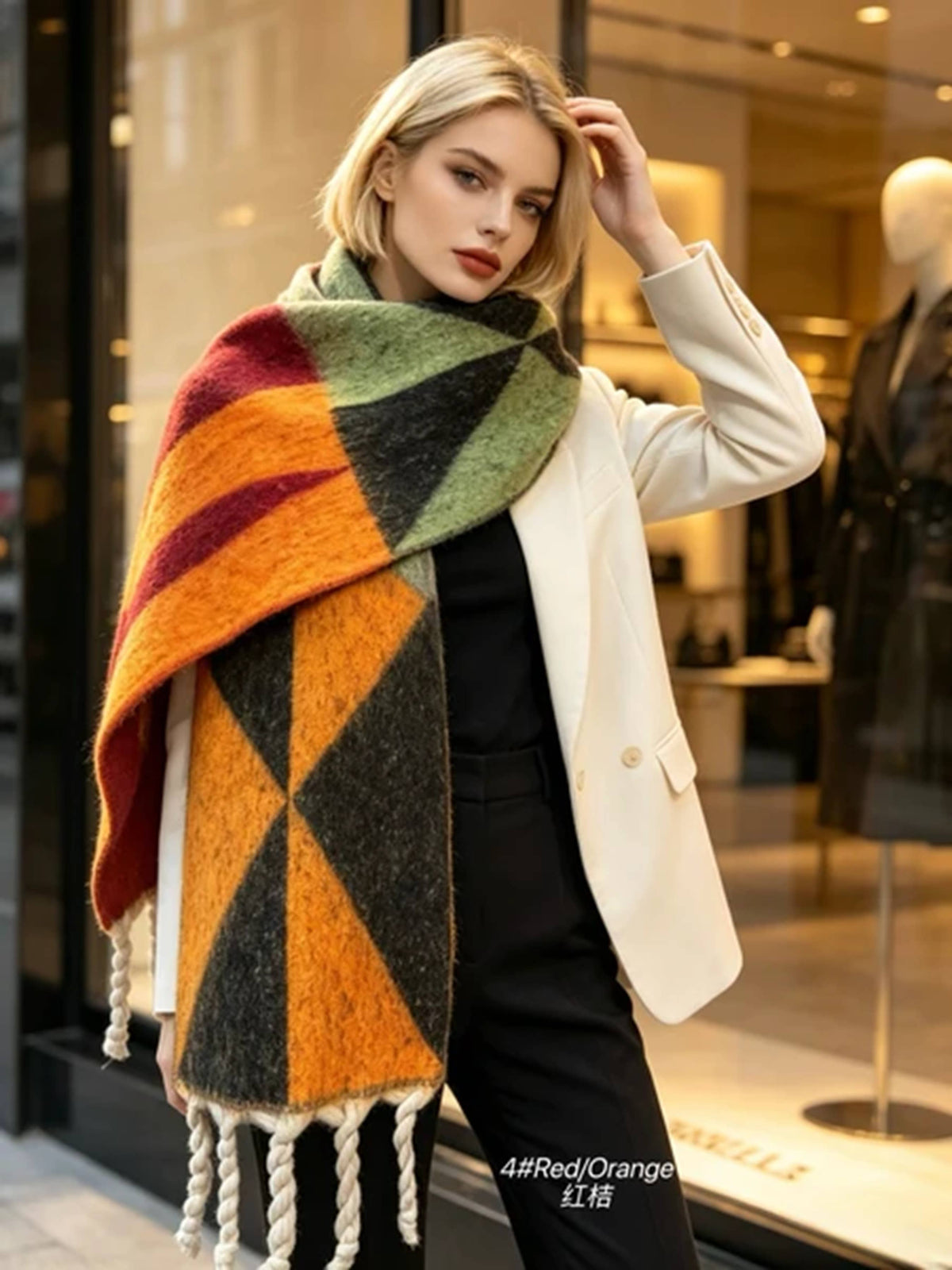 Women's scarf with triangular pattern, thick braided fringes: Noir