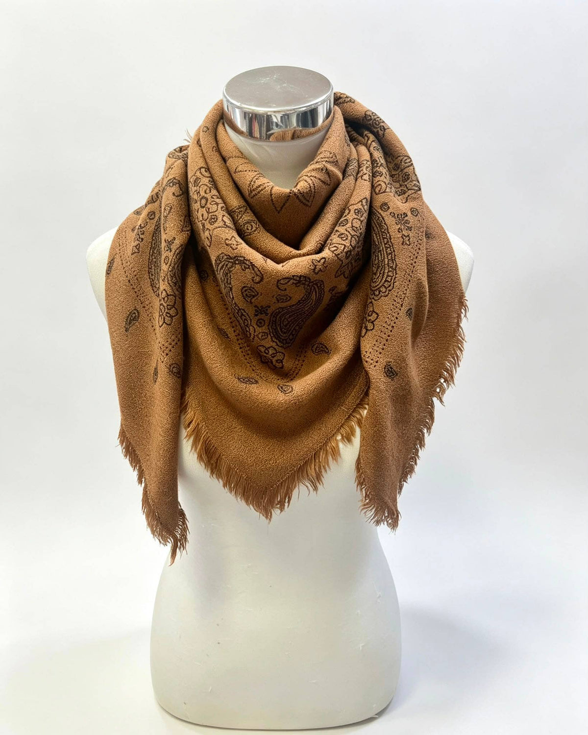 Trekantet ullskjerf med paisley mønster, camel