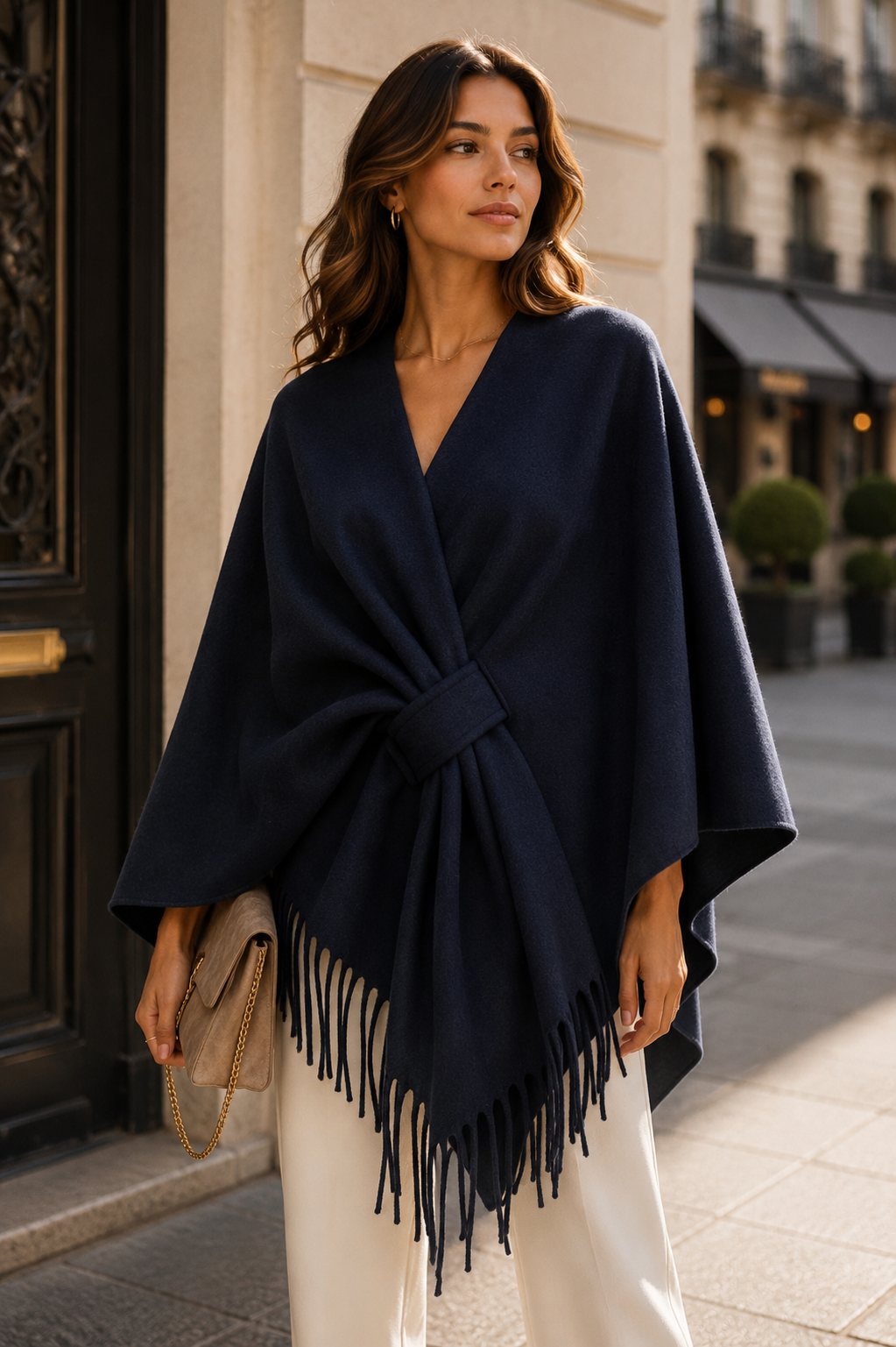 Poncho med frynser og feste I front sort/ One size