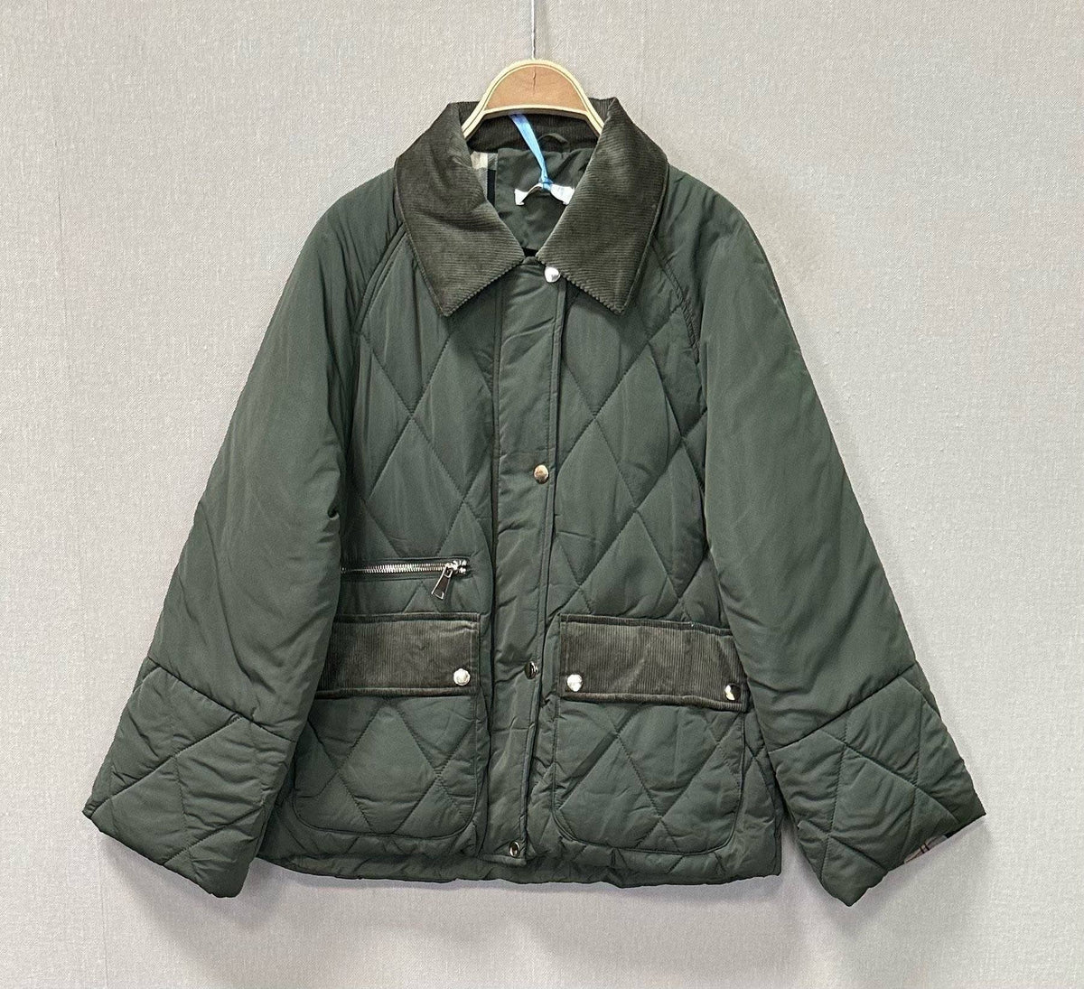 Quilted jacket with corduroy collar: 1