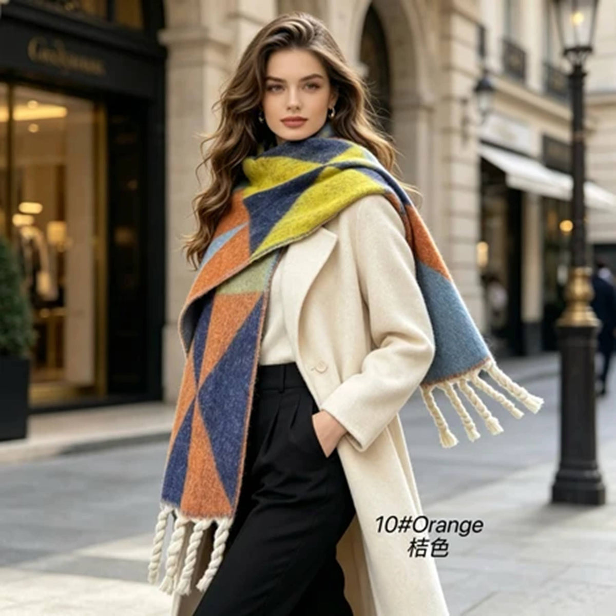 Women's scarf with triangular pattern, thick braided fringes: Rouge