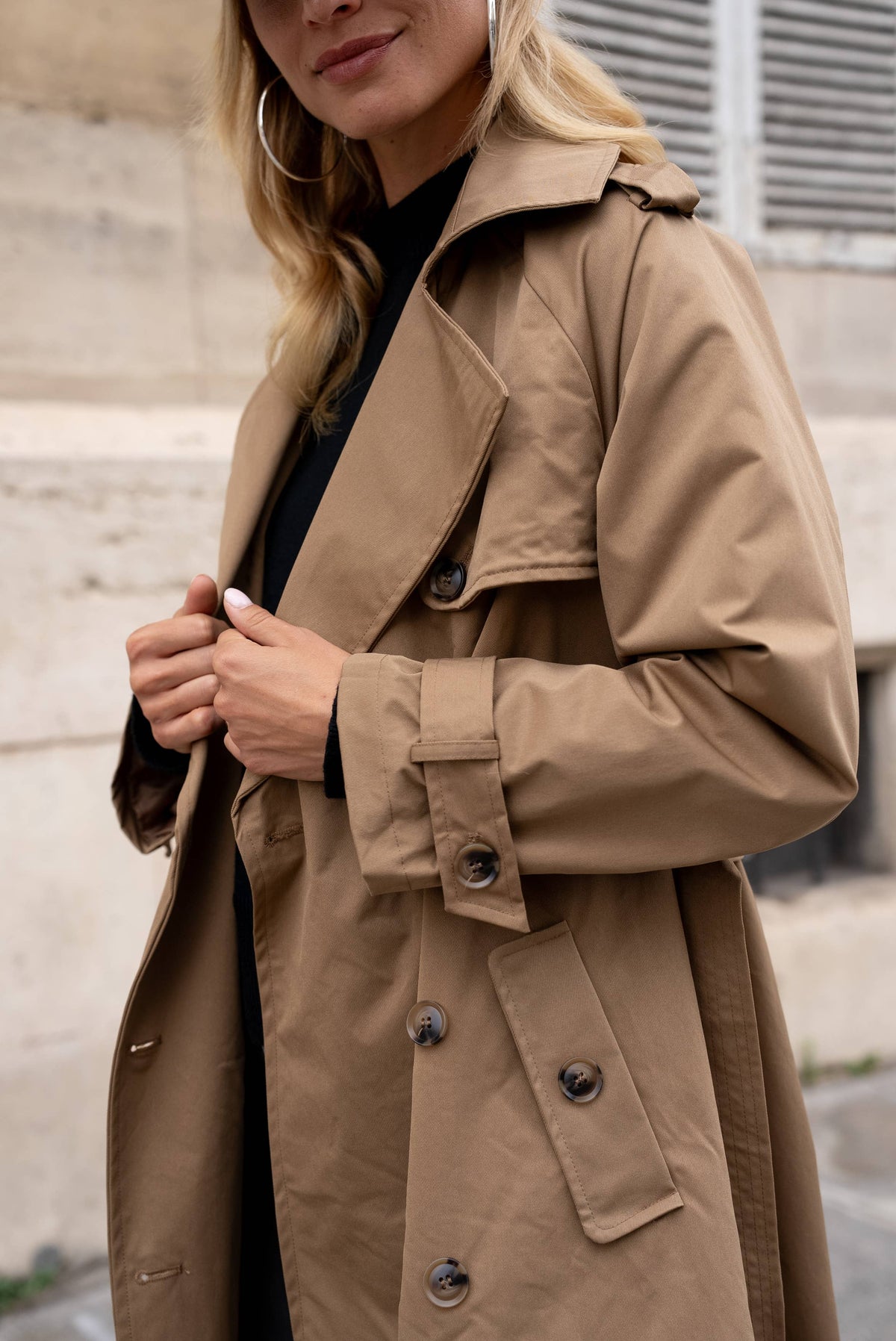 Trenchcoat camel farget