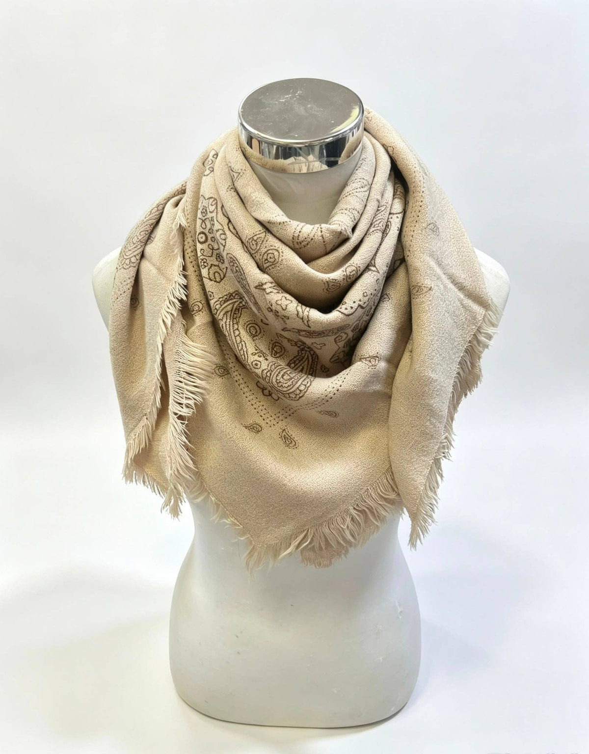 Trekantet ullskjerf med paisley mønster, beige