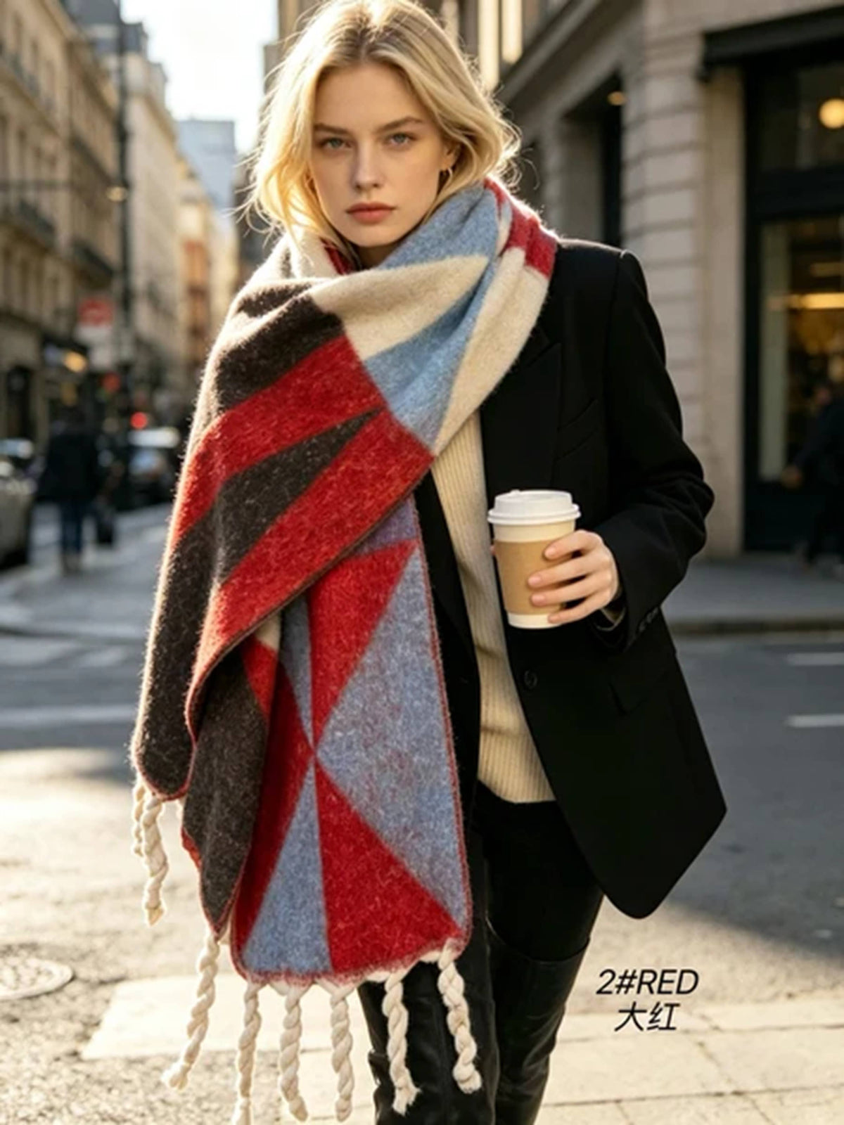 Women's scarf with triangular pattern, thick braided fringes: Rouge